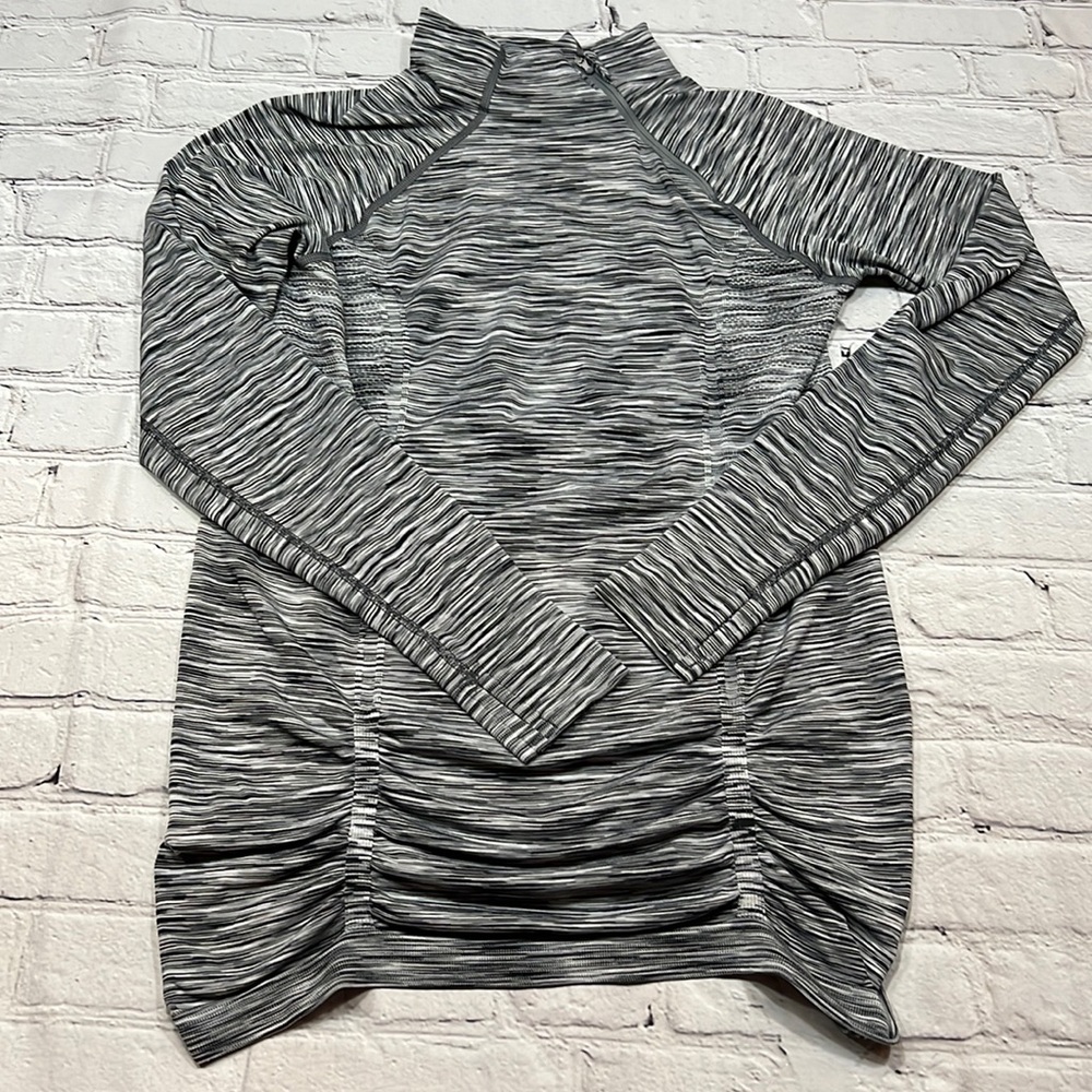 Athleta Fastest Track asymmetrical Quarter Zip Space Dye Gray L 348552 A219